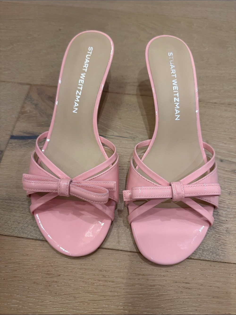 STUART WEITZMAN
Felicity Leather Bow Kitten-Heel Mules
